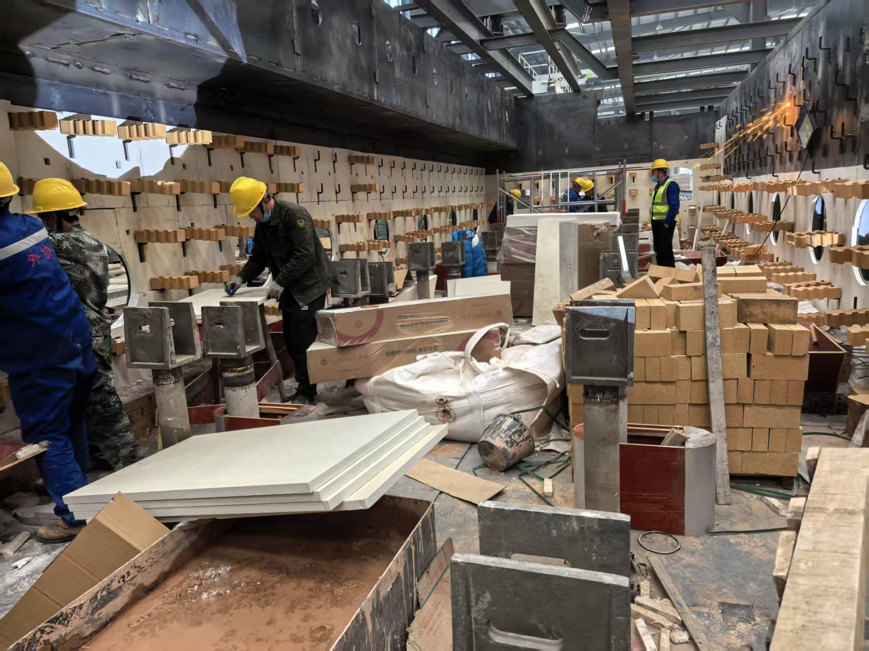 200 余吨耐火强壮公夜夜使我呻吟交付湖南！一个人看的WWW片在线高清中文助力高强钢管热处理升级